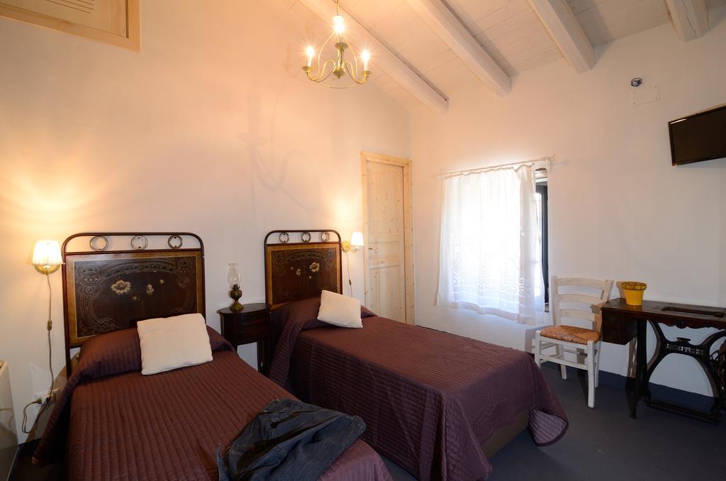 Il Tanaceto Hotel Castiglione De Sicilia Kamer foto